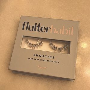 Flutter Habit Shorties Lashes